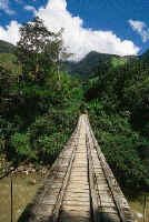 Primer puente colgante Emperador Guillermo II, recientemente restaurando y que fuera utilizado por los primeros colonos para cruzar el rio Huancabamba.