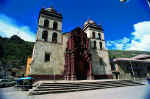 La Catedral de Huancavelica, construida en el siglo XVI, es uno de las más importantes ejemplos de la arquitectura colonial en la ciudad. © Walter Wust